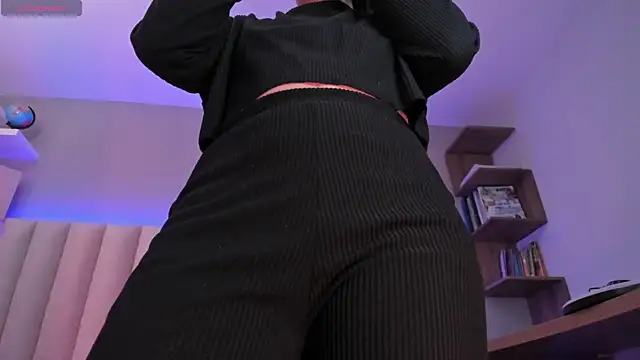 Snapshot of Megan_mooree_ chatting on February 22, 2025, 12:08 pm Megan mooree online show from February 22, 2025, 12:08 pm