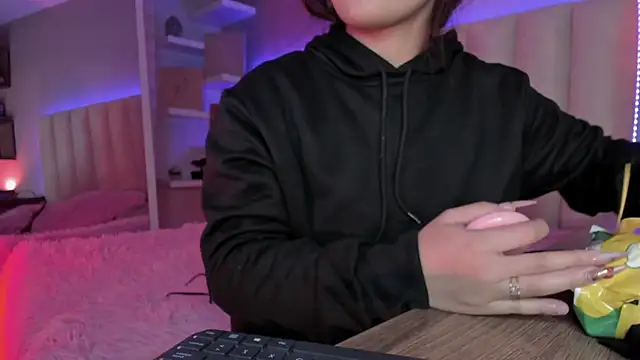 Snapshot of Megan_mooree_ chatting on March 21, 2025, 11:55 am Megan mooree online show from March 21, 2025, 11:55 am