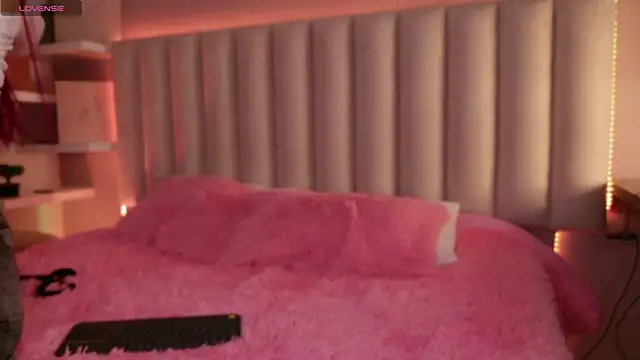 Snapshot of Megan_mooree_ chatting on September 13, 2025, 12:05 pm Megan mooree online show from September 13, 2025, 12:05 pm