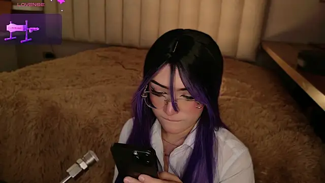 Snapshot of Megan_mooree_ chatting on October 22, 2025, 1:44 pm Megan mooree online show from October 22, 2025, 1:44 pm