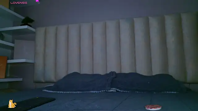 Snapshot of Megan_mooree_ chatting on November 5, 2025, 12:16 pm Megan mooree online show from November 5, 2025, 12:16 pm