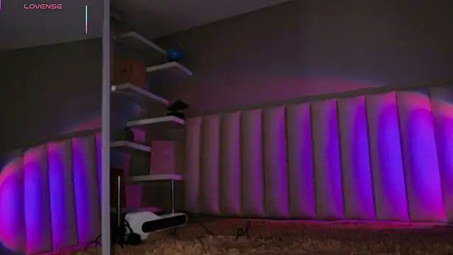 Snapshot of Megan_mooree_ chatting on December 5, 2025, 12:36 pm Megan mooree online show from December 5, 2025, 12:36 pm