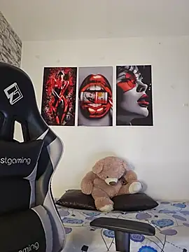 Antonella2 m online show from November 28, 2025, 1:25 pm