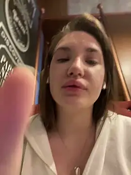 Snapshot of Holly_Molii chatting on December 14, 2024, 8:23 am Holly Molii online show from December 14, 2024, 8:23 am