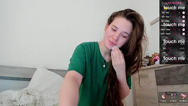 Snapshot of Holly_Molii chatting on February 22, 2025, 5:12 am Holly Molii online show from February 22, 2025, 5:12 am
