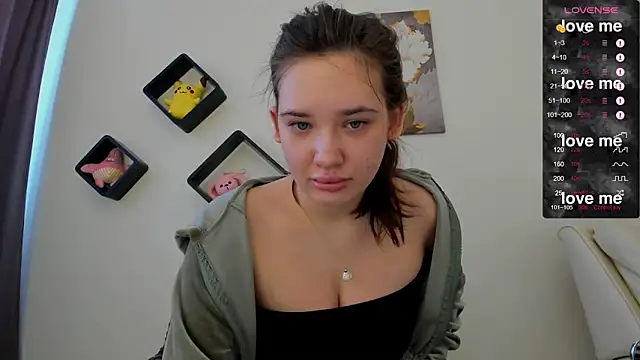 Snapshot of Holly_Molii chatting on February 24, 2025, 5:54 am Holly Molii online show from February 24, 2025, 5:54 am