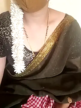 Snapshot of yourtamilcouple chatting on December 23, 2024, 4:33 am yourtamilcouple online show from December 23, 2024, 4:33 am