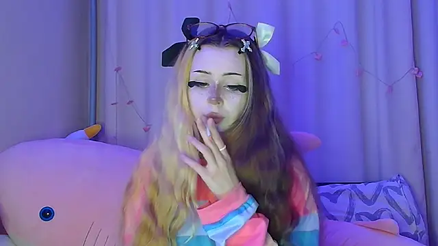 Snapshot of suemeow chatting on October 13, 2025, 11:16 pm suemeow online show from October 13, 2025, 11:16 pm