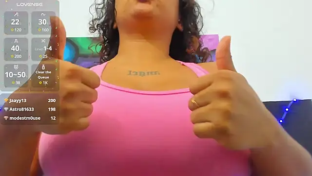 Snapshot of im_angels77 chatting on January 21, 2025, 6:33 am im angels77 online show from January 21, 2025, 6:33 am