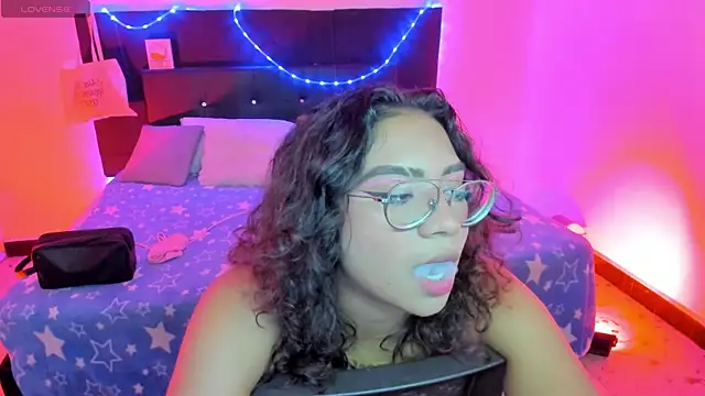 Snapshot of im_angels77 chatting on February 17, 2025, 3:58 am im angels77 online show from February 17, 2025, 3:58 am