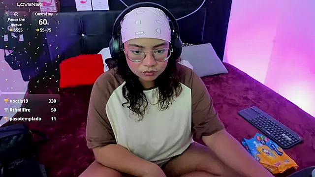 Snapshot of im_angels77 chatting on February 21, 2025, 4:51 am im angels77 online show from February 21, 2025, 4:51 am