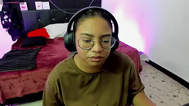 Snapshot of im_angels77 chatting on February 22, 2025, 2:39 am im angels77 online show from February 22, 2025, 2:39 am