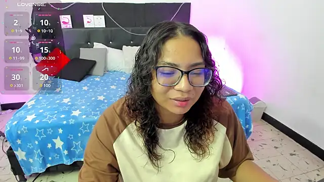 Snapshot of im_angels77 chatting on March 13, 2025, 2:05 am im angels77 online show from March 13, 2025, 2:05 am