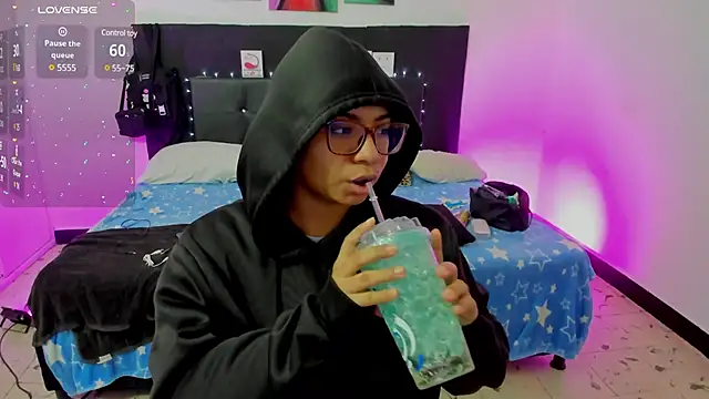 Snapshot of im_angels77 chatting on March 18, 2025, 3:20 am im angels77 online show from March 18, 2025, 3:20 am