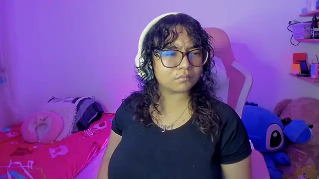 Snapshot of im_angels77 chatting on December 16, 2025, 3:33 am im angels77 online show from December 16, 2025, 3:33 am