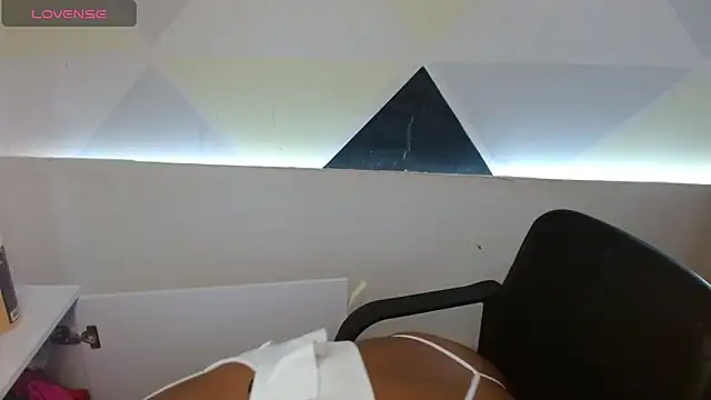 NatashaDormat online show from November 20, 2025, 1:00 pm