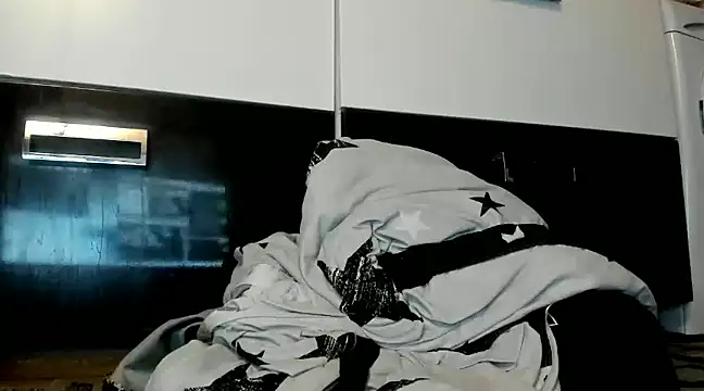 Snapshot of zarry chatting on January 8, 2025, 10:27 pm zarry online show from January 8, 2025, 10:27 pm