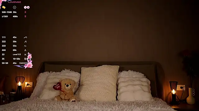 FrancescaNappi online show from February 10, 2025, 5:41 pm