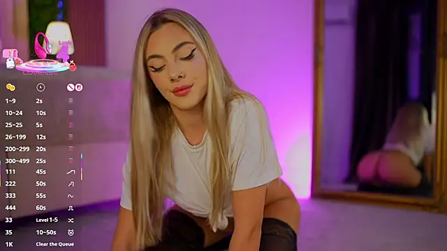 FrancescaNappi online show from September 22, 2025, 5:15 pm