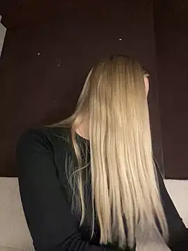 Snapshot of Alisa_Rise chatting on February 14, 2025, 5:36 pm Alisa Rise online show from February 14, 2025, 5:36 pm