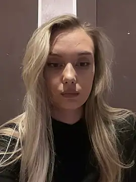 Snapshot of Alisa_Rise chatting on February 26, 2025, 10:20 pm Alisa Rise online show from February 26, 2025, 10:20 pm