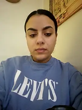 ElyzaIbarra online show from February 28, 2025, 5:04 am