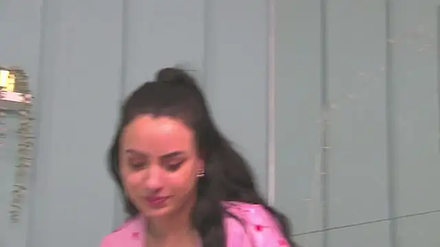 ElyzaIbarra online show from March 8, 2025, 7:09 pm