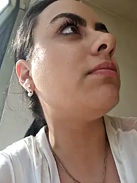 ElyzaIbarra online show from March 22, 2025, 11:42 am