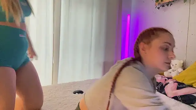 Snapshot of __2sya__ chatting on February 28, 2025, 2:09 pm 2sya online show from February 28, 2025, 2:09 pm