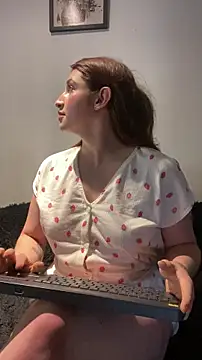 Snapshot of kamel-ayesha chatting on November 26, 2025, 8:32 pm kamel-ayesha online show from November 26, 2025, 8:32 pm