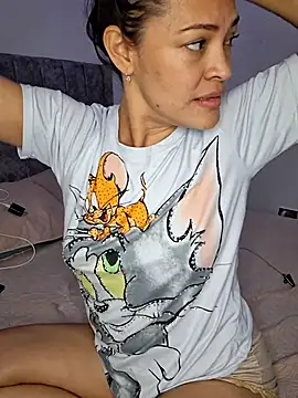 Snapshot of Sara_P10 chatting on March 15, 2025, 8:04 am Sara P10 online show from March 15, 2025, 8:04 am