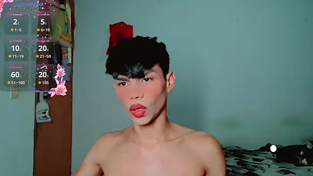 Snapshot of femboykeene chatting on October 2, 2025, 12:06 am femboykeene online show from October 2, 2025, 12:06 am