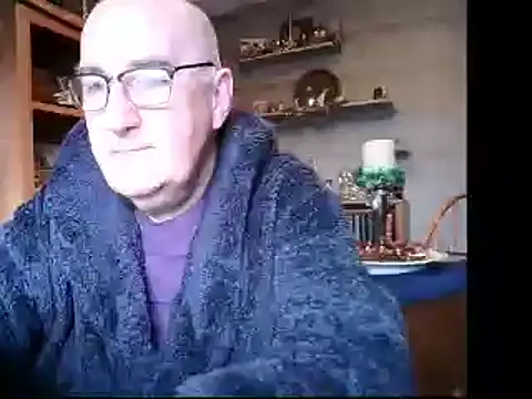 Snapshot of Adamdaddybear chatting on December 16, 2024, 9:14 am Adamdaddybear online show from December 16, 2024, 9:14 am