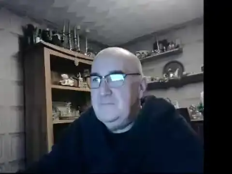 Snapshot of Adamdaddybear chatting on December 20, 2024, 8:06 am Adamdaddybear online show from December 20, 2024, 8:06 am