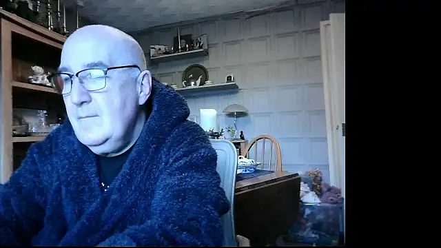 Snapshot of Adamdaddybear chatting on January 7, 2025, 8:34 am Adamdaddybear online show from January 7, 2025, 8:34 am