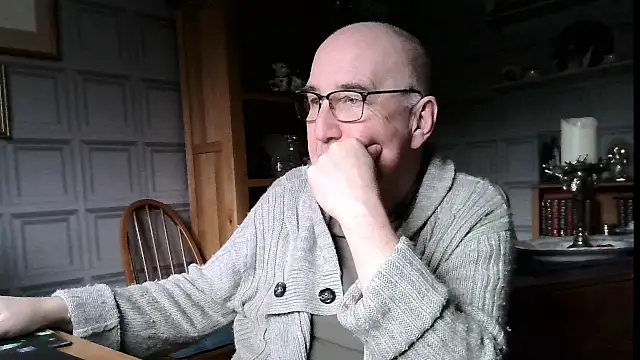 Snapshot of Adamdaddybear chatting on January 8, 2025, 2:56 pm Adamdaddybear online show from January 8, 2025, 2:56 pm