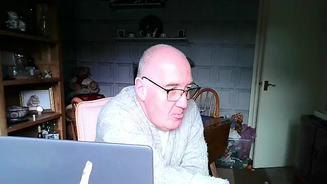 Snapshot of Adamdaddybear chatting on January 13, 2025, 12:02 pm Adamdaddybear online show from January 13, 2025, 12:02 pm