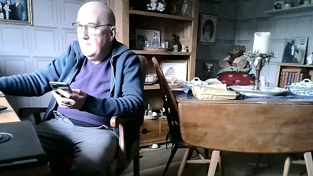 Snapshot of Adamdaddybear chatting on January 22, 2025, 11:45 am Adamdaddybear online show from January 22, 2025, 11:45 am