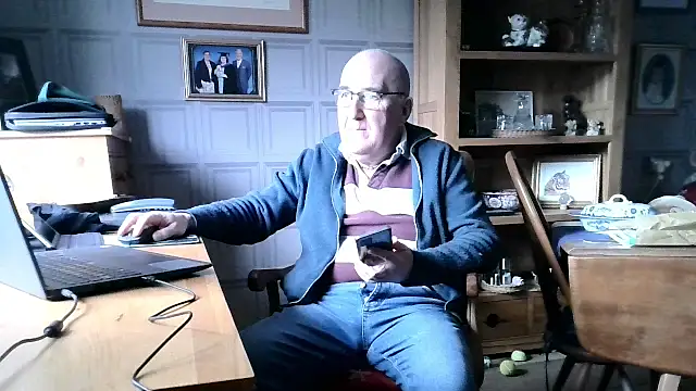 Snapshot of Adamdaddybear chatting on February 1, 2025, 12:16 pm Adamdaddybear online show from February 1, 2025, 12:16 pm