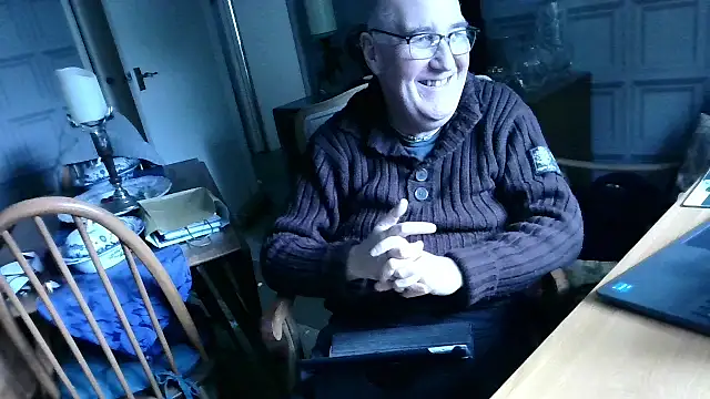 Snapshot of Adamdaddybear chatting on February 11, 2025, 1:20 pm Adamdaddybear online show from February 11, 2025, 1:20 pm