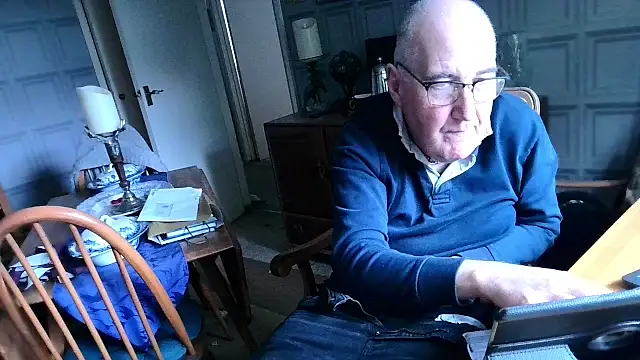 Snapshot of Adamdaddybear chatting on February 14, 2025, 1:08 pm Adamdaddybear online show from February 14, 2025, 1:08 pm