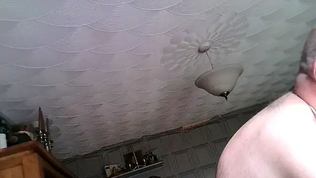 Snapshot of Adamdaddybear chatting on February 17, 2025, 10:18 am Adamdaddybear online show from February 17, 2025, 10:18 am