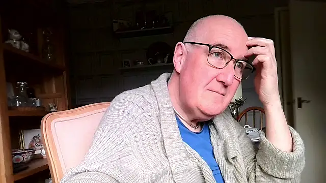 Snapshot of Adamdaddybear chatting on March 8, 2025, 1:57 pm Adamdaddybear online show from March 8, 2025, 1:57 pm