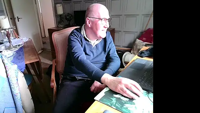 Snapshot of Adamdaddybear chatting on March 19, 2025, 2:46 pm Adamdaddybear online show from March 19, 2025, 2:46 pm