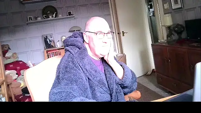 Snapshot of Adamdaddybear chatting on March 21, 2025, 9:01 am Adamdaddybear online show from March 21, 2025, 9:01 am