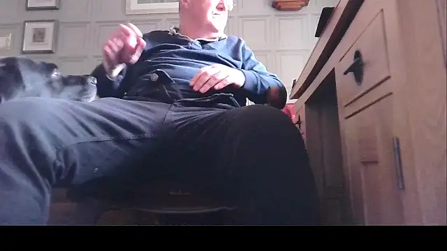 Snapshot of Adamdaddybear chatting on March 21, 2025, 2:51 pm Adamdaddybear online show from March 21, 2025, 2:51 pm