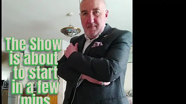 Snapshot of Adamdaddybear chatting on October 18, 2025, 1:23 pm Adamdaddybear online show from October 18, 2025, 1:23 pm