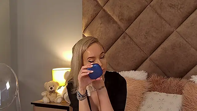 JaquelineM online show from December 10, 2024, 7:16 am