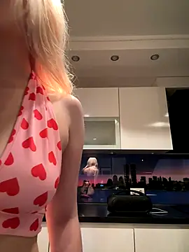 XMelissaX online show from October 22, 2025, 7:35 pm