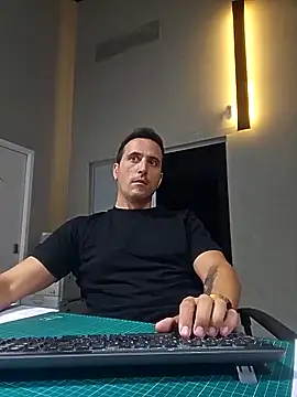 Snapshot of Lucas___81 chatting on October 21, 2025, 6:30 pm Lucas 81 online show from October 21, 2025, 6:30 pm